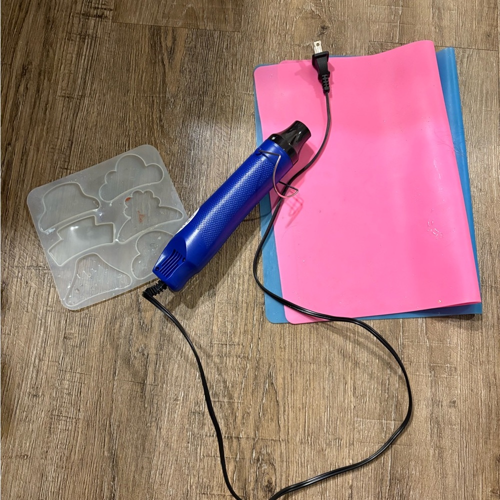 Resin accessories
